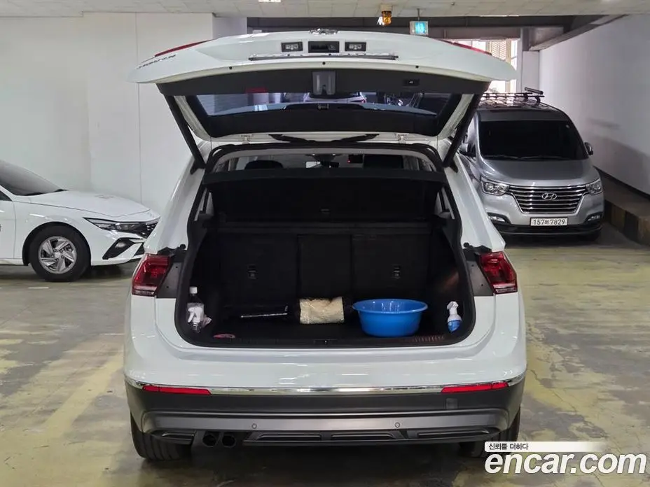 Volkswagen Tiguan 2018 2.0 автомат (гидро), фото 18
