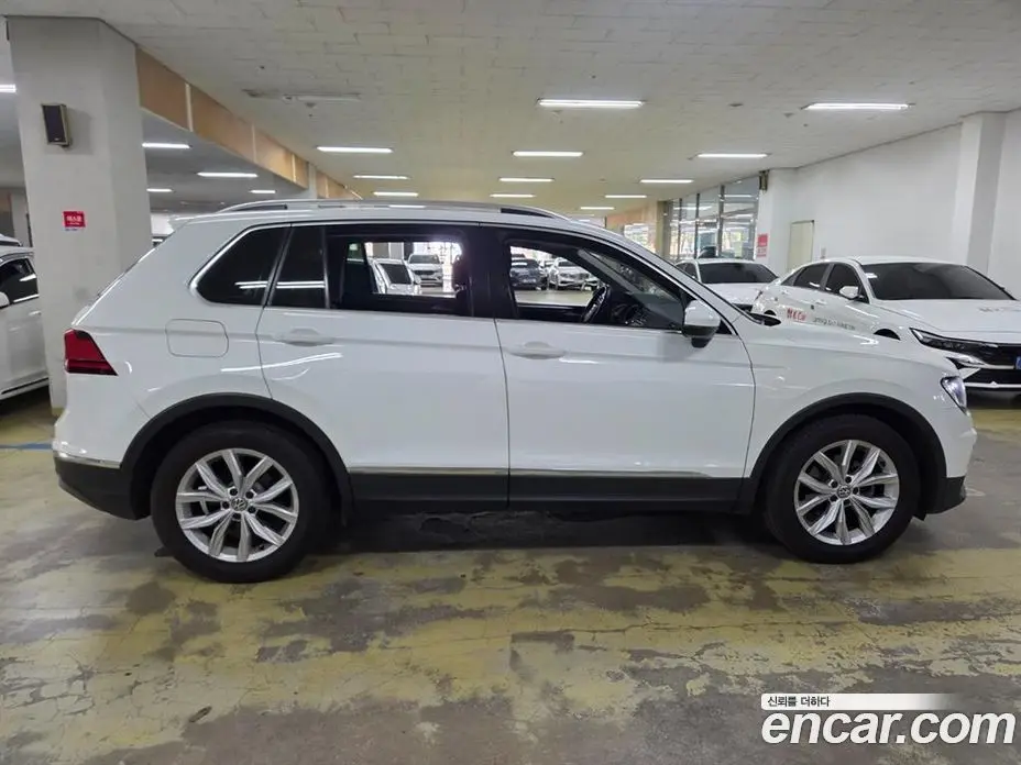 Volkswagen Tiguan 2018 2.0 автомат (гидро), фото 5