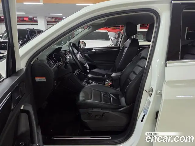 Volkswagen Tiguan 2018 2.0 автомат (гидро), миниатюра 6