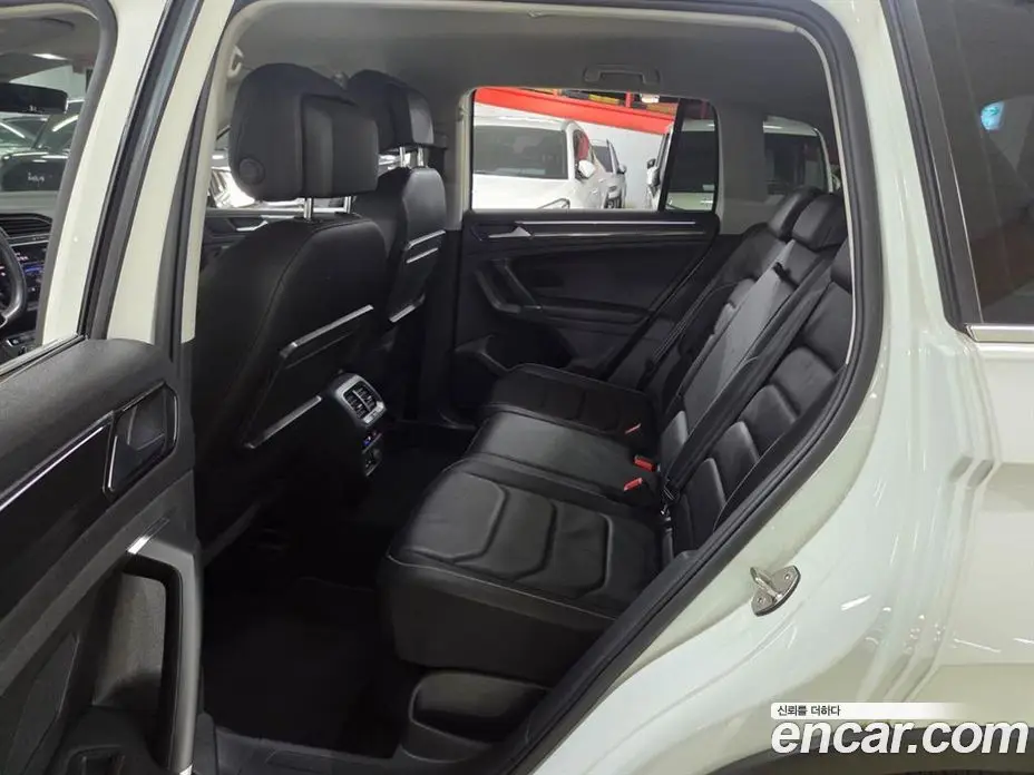 Volkswagen Tiguan 2018 2.0 автомат (гидро), фото 7
