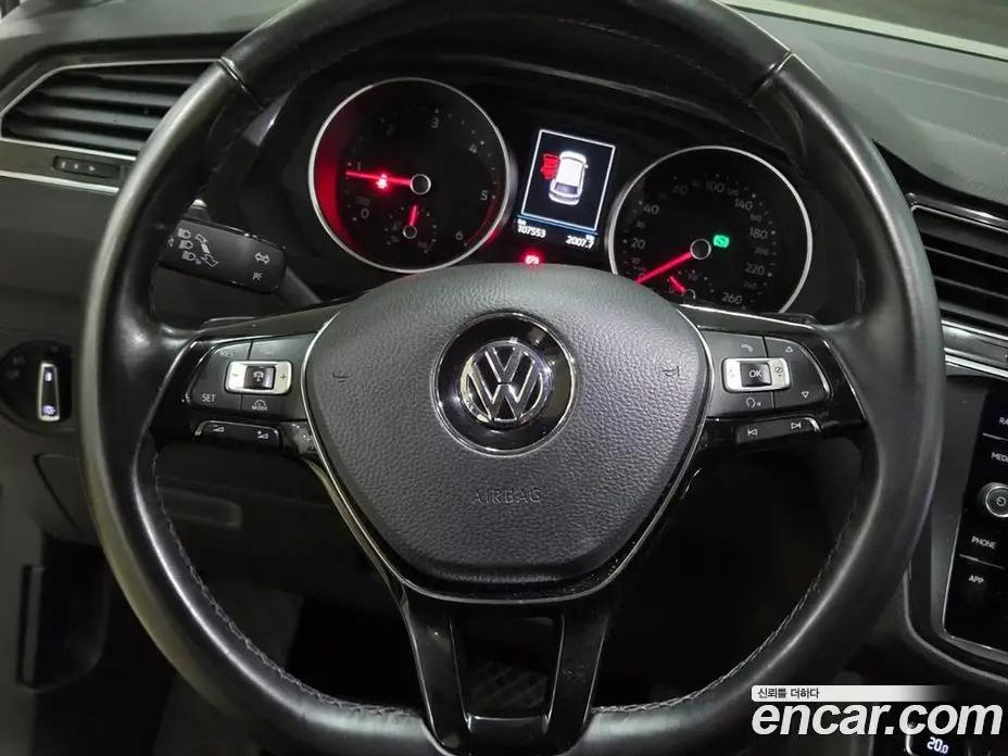 Volkswagen Tiguan 2018 2.0 автомат (гидро), фото 9