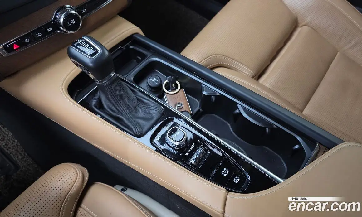 Volvo XC90 2016 2.0 автомат (гидро), фото 9