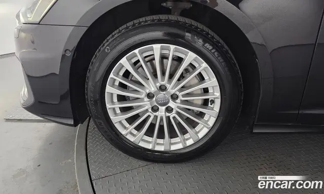 Audi A6 2019 2.0 автомат (гидро), миниатюра 5
