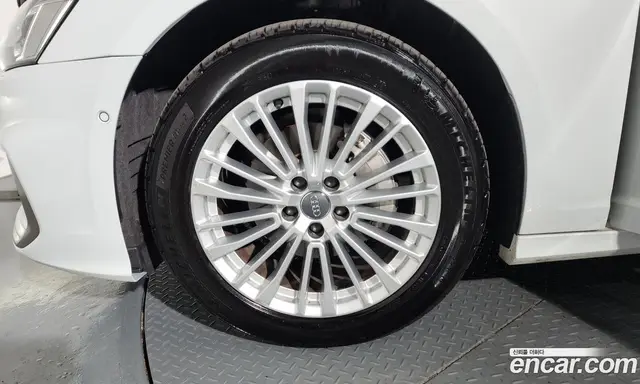 Audi A6 2020 2.0 автомат (гидро), миниатюра 5