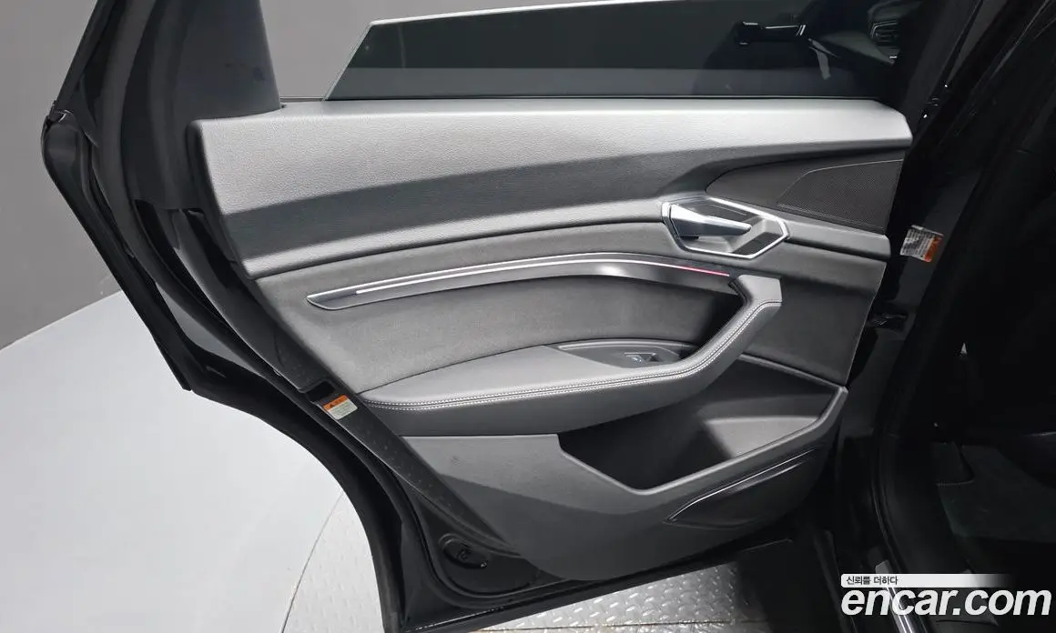 Audi e-tron 2022 0.2 автомат (гидро), фото 15