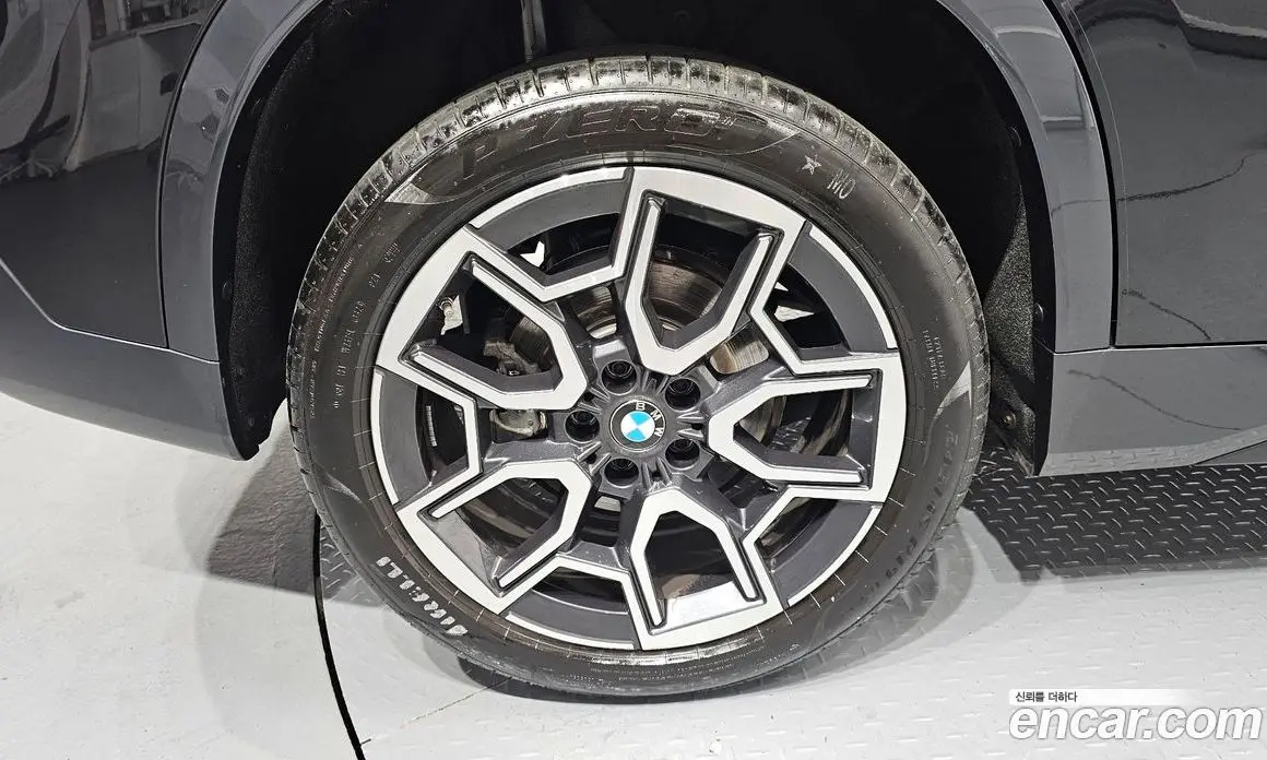 BMW X1 2024 2.0 автомат (гидро), фото 5