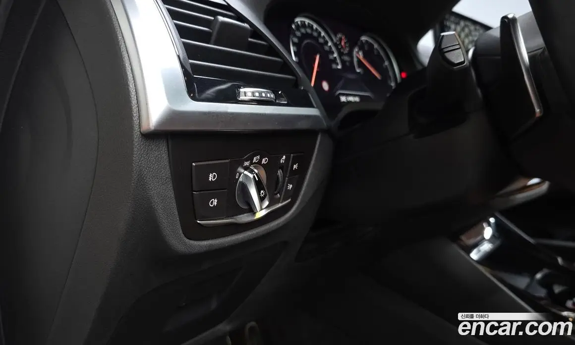 BMW X3 2018 2.0 автомат (гидро), фото 33