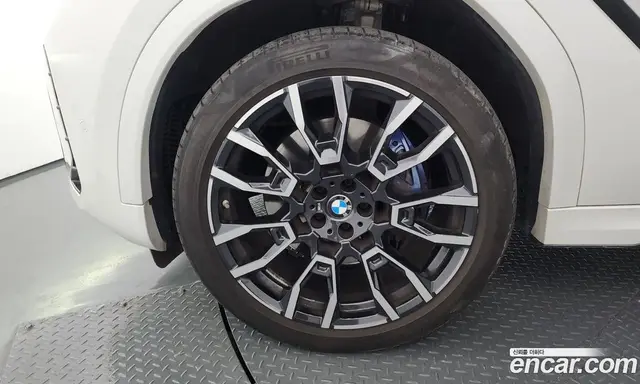 BMW X6 2023 3.0 автомат (гидро), миниатюра 5