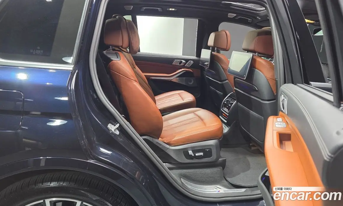 BMW X7 2021 3.0 автомат (гидро), фото 17