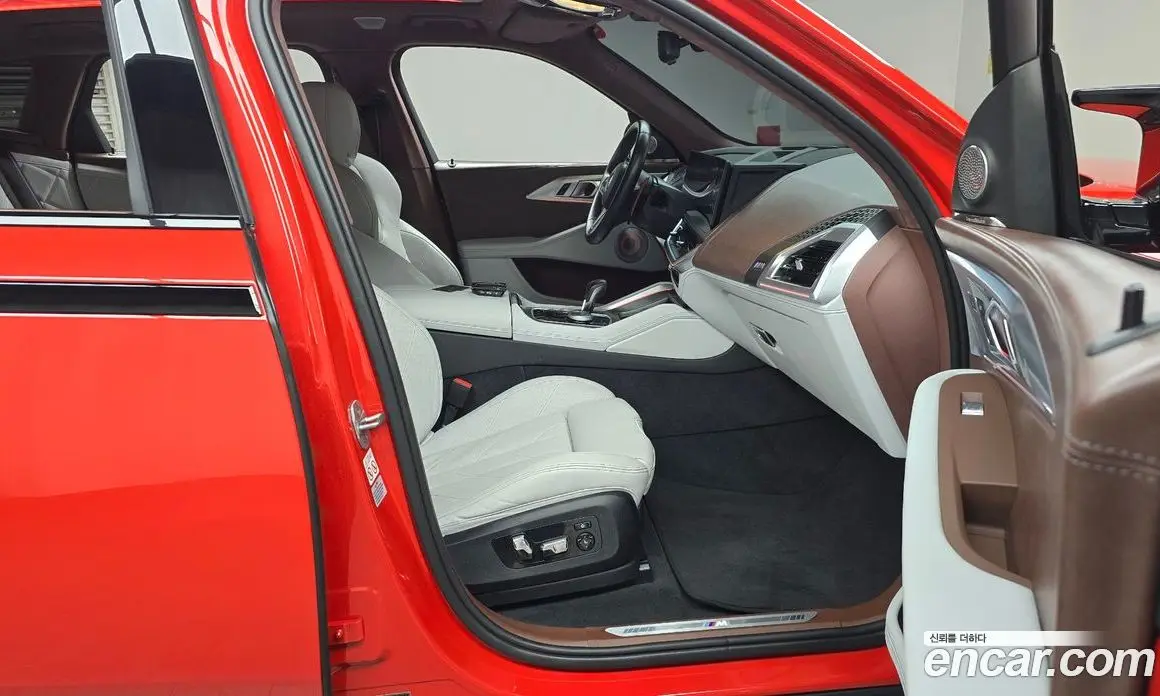 BMW XM 2023 4.4 автомат (гидро), фото 11