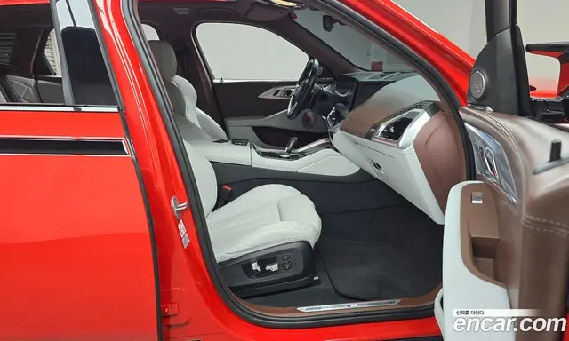 BMW XM 2023 4.4 автомат (гидро), миниатюра 11