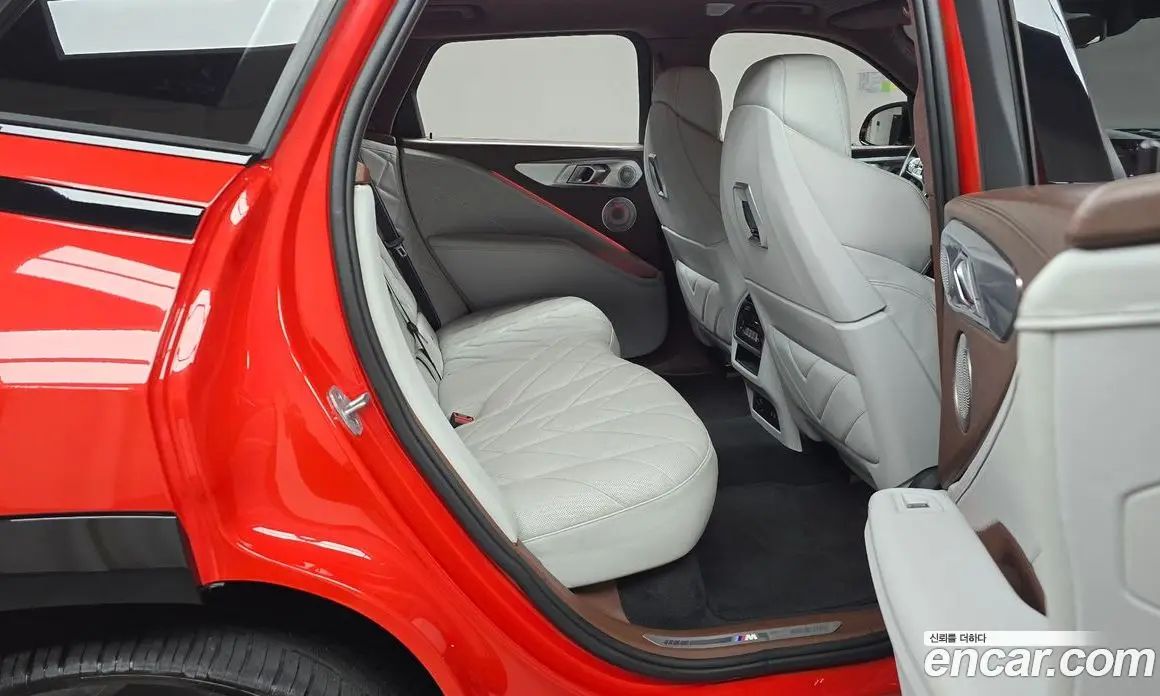 BMW XM 2023 4.4 автомат (гидро), фото 12