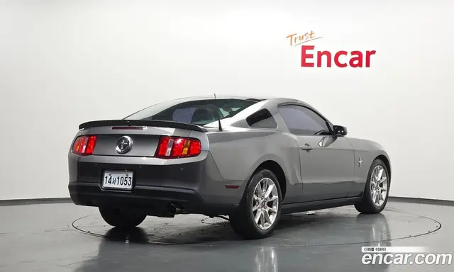 Ford Mustang 2010 4.0 автомат (гидро), миниатюра 2