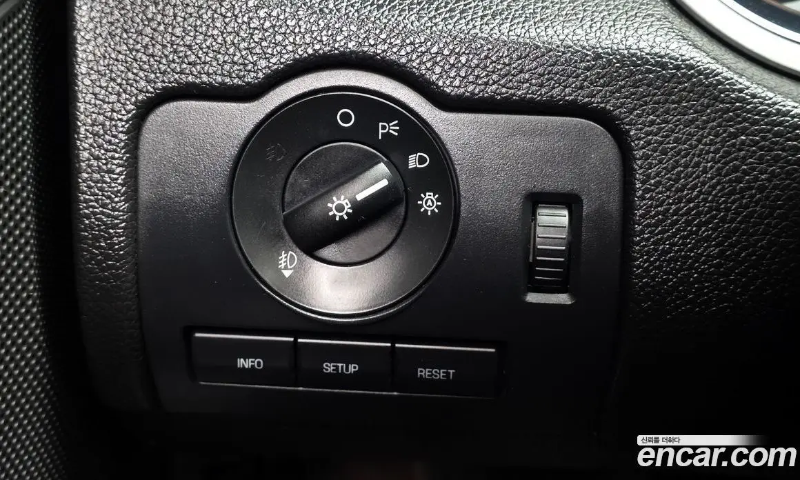 Ford Mustang 2010 4.0 автомат (гидро), фото 17