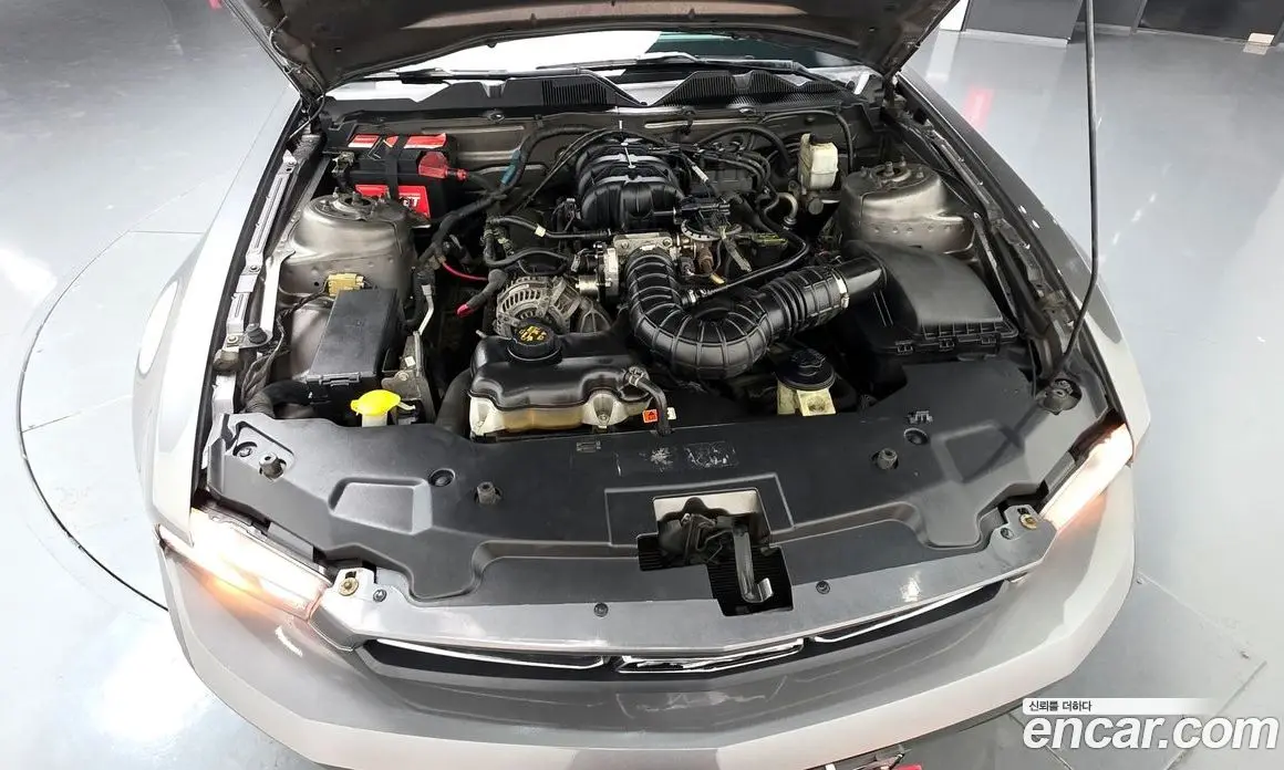 Ford Mustang 2010 4.0 автомат (гидро), фото 6