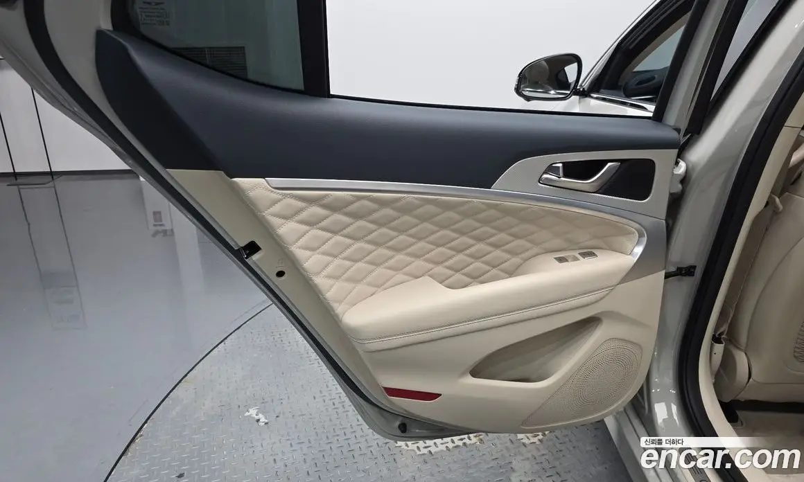 Genesis G70 2023 2.5 автомат (гидро), фото 14