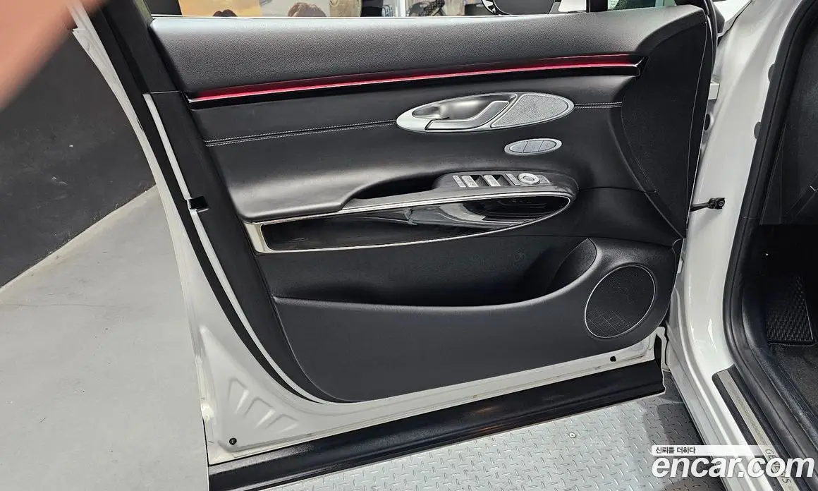 Genesis GV70 2024 2.5 автомат (гидро), фото 14