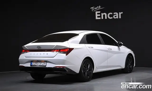 Hyundai Avante 2023 1.6 автомат (гидро), миниатюра 2