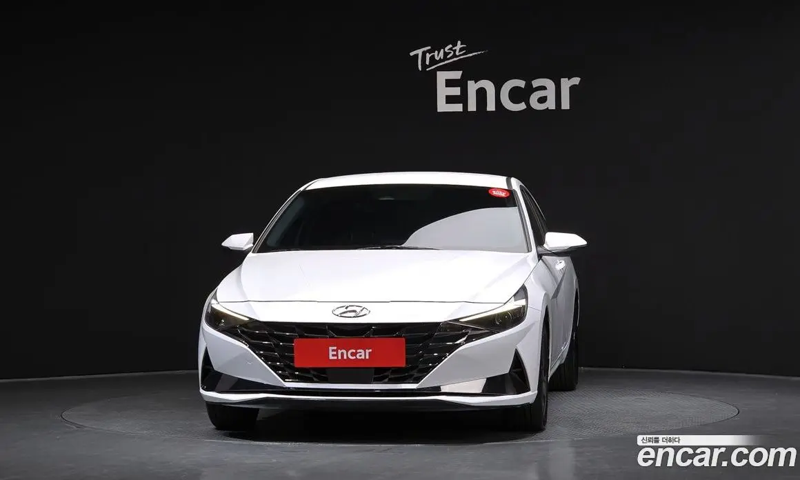 Hyundai Avante 2023 1.6 автомат (гидро), фото 3