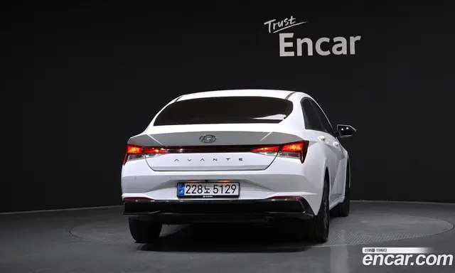 Hyundai Avante 2023 1.6 автомат (гидро), миниатюра 4
