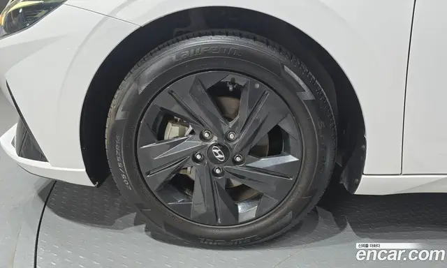 Hyundai Avante 2023 1.6 автомат (гидро), миниатюра 5