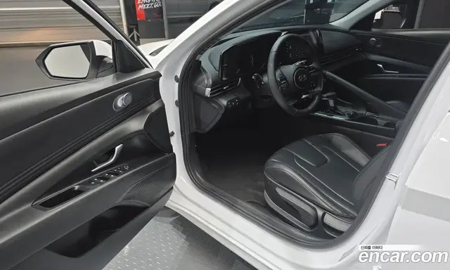 Hyundai Avante 2023 1.6 автомат (гидро), миниатюра 10