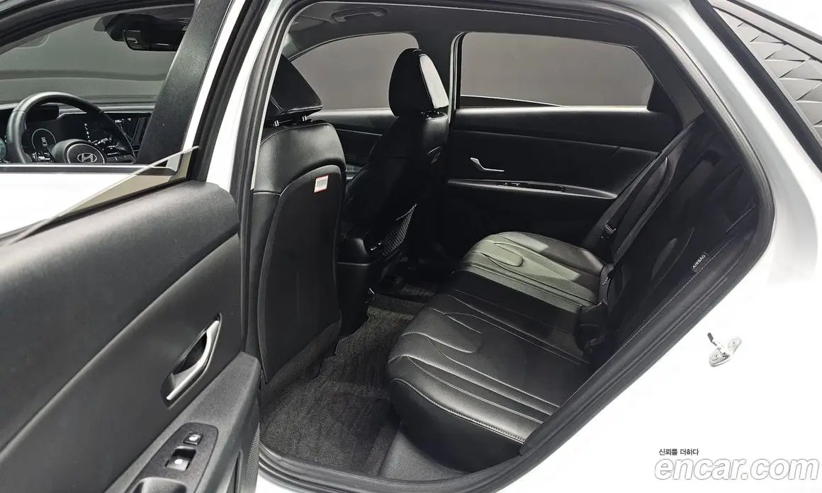 Hyundai Avante 2024 1.6 автомат (гидро), фото 12