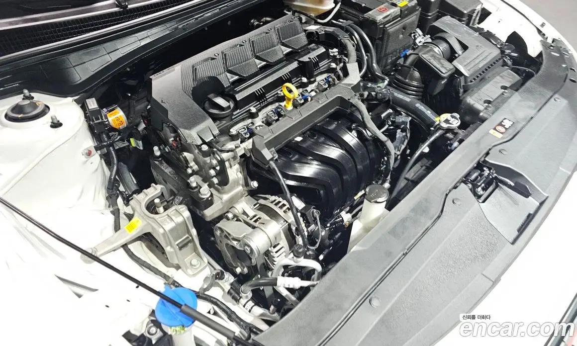 Hyundai Avante 2024 1.6 автомат (гидро), фото 6