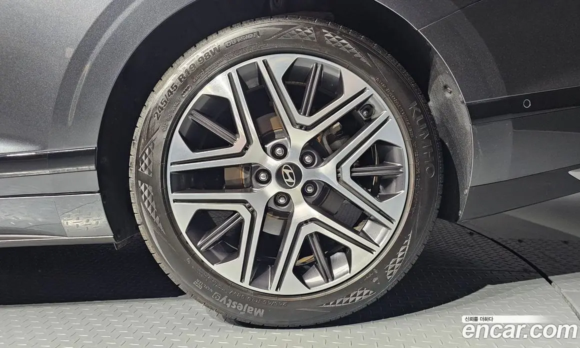 Hyundai Grandeur 2023 1.6 автомат (гидро), фото 7