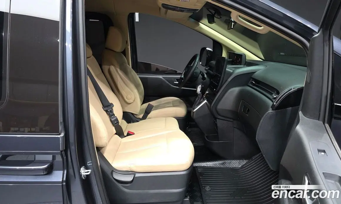 Hyundai Staria 2023 2.2 автомат (гидро), фото 11