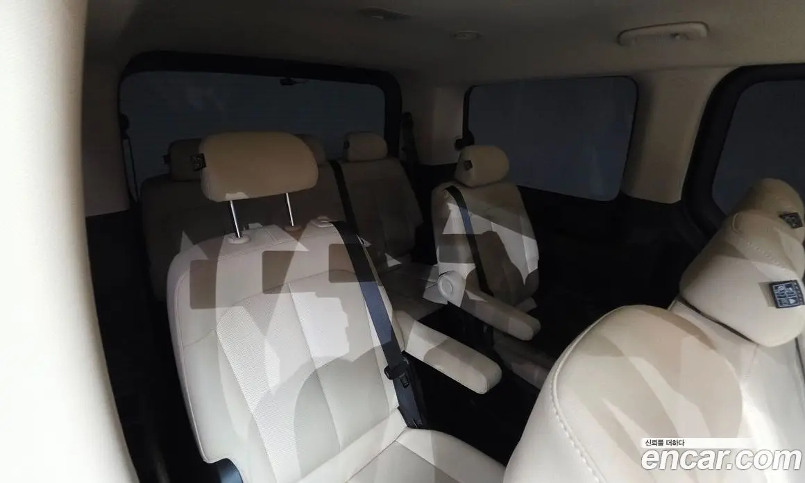 Hyundai Staria 2023 2.2 автомат (гидро), фото 13