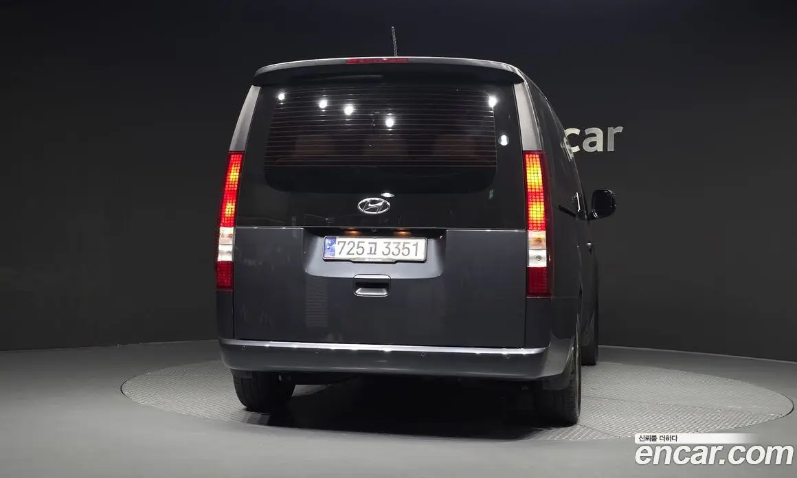 Hyundai Staria 2023 2.2 автомат (гидро), фото 4