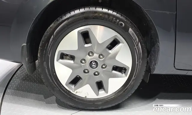 Hyundai Staria 2023 2.2 автомат (гидро), миниатюра 5