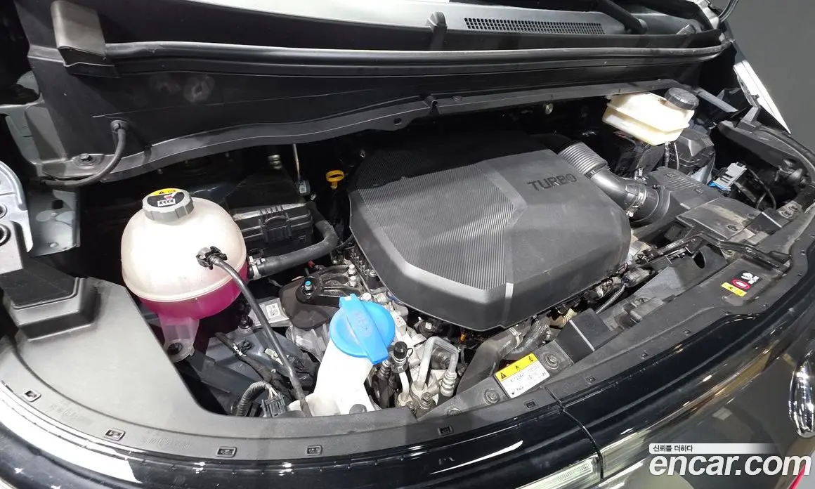 Hyundai Staria 2023 2.2 автомат (гидро), фото 6