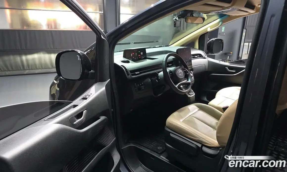 Hyundai Staria 2023 2.2 автомат (гидро), фото 10