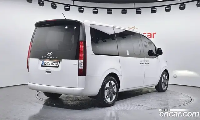 Hyundai Staria 2023 2.2 автомат (гидро), миниатюра 2