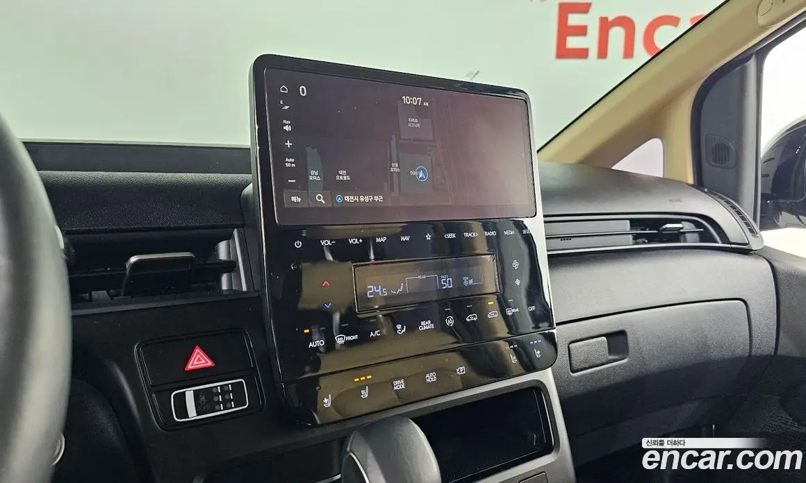 Hyundai Staria 2023 2.2 автомат (гидро), фото 17