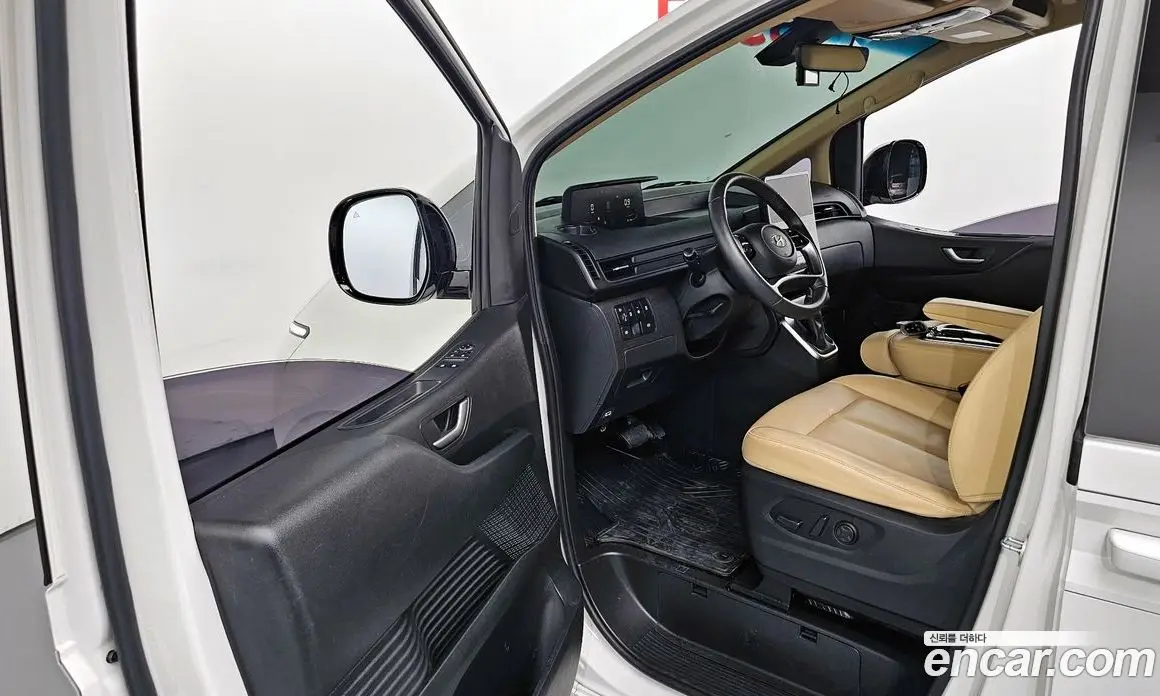 Hyundai Staria 2023 2.2 автомат (гидро), фото 10