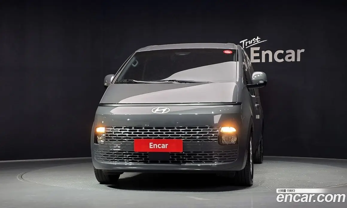 Hyundai Staria 2024 3.5 автомат (гидро), фото 3