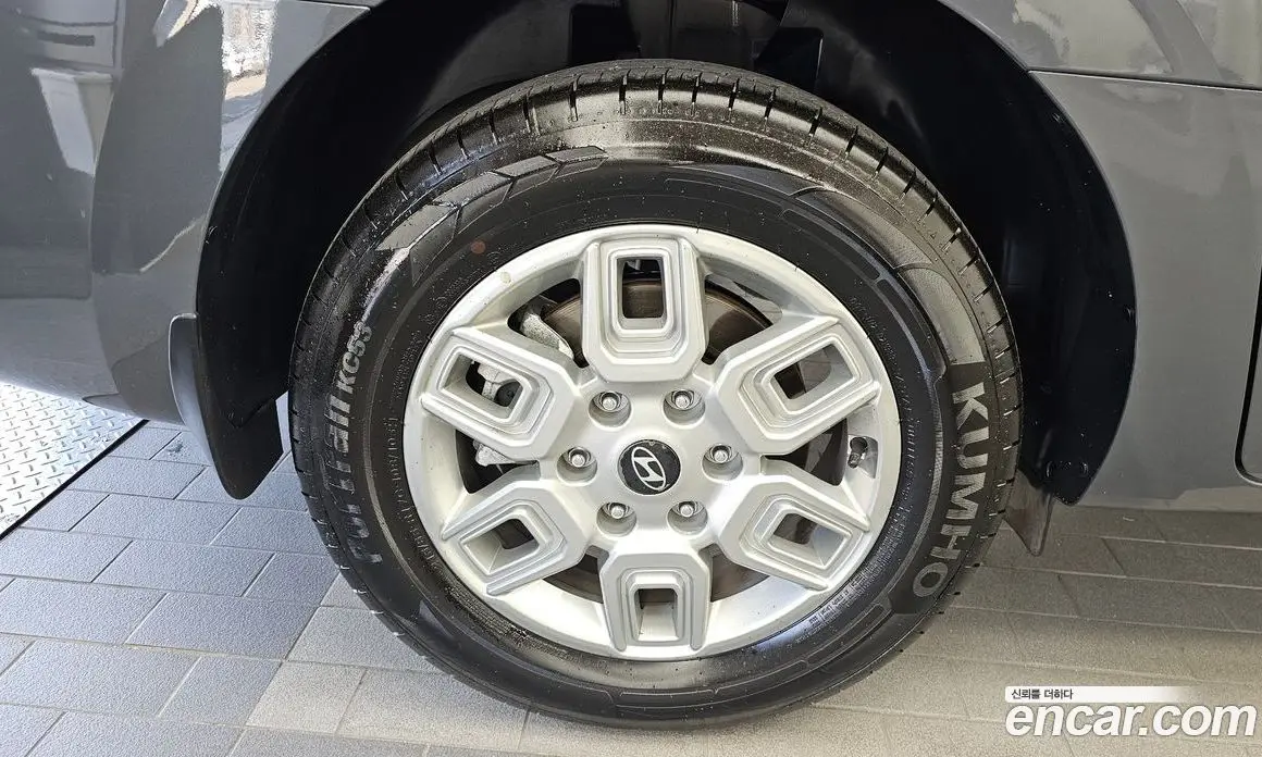 Hyundai Staria 2024 3.5 автомат (гидро), фото 5