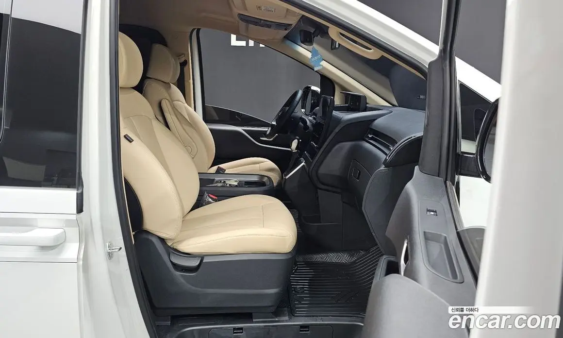 Hyundai Staria 2025 2.2 автомат (гидро), фото 16