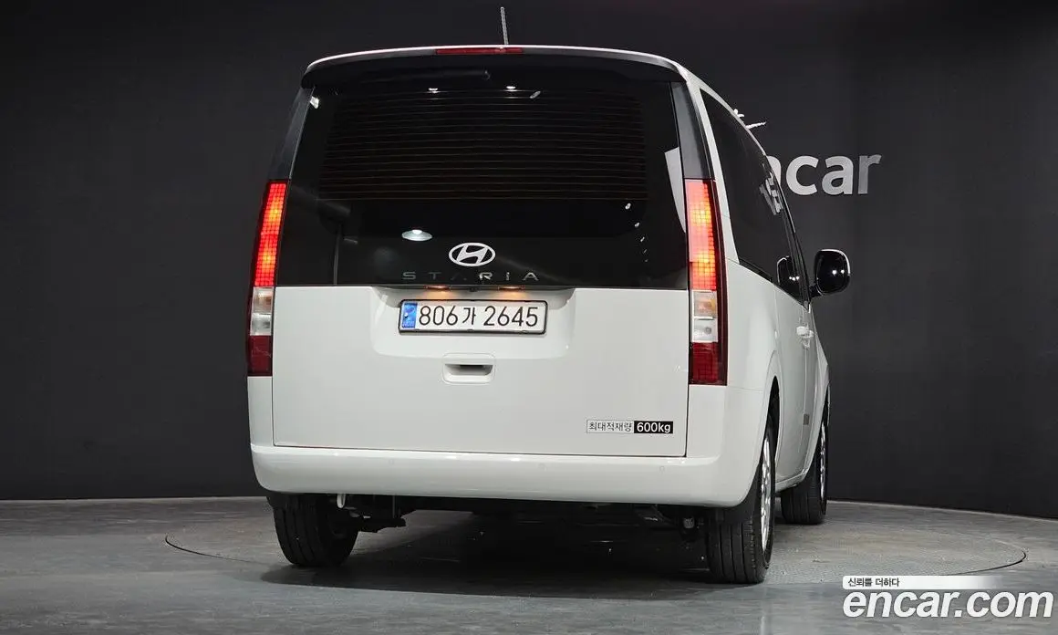 Hyundai Staria 2025 2.2 автомат (гидро), фото 3