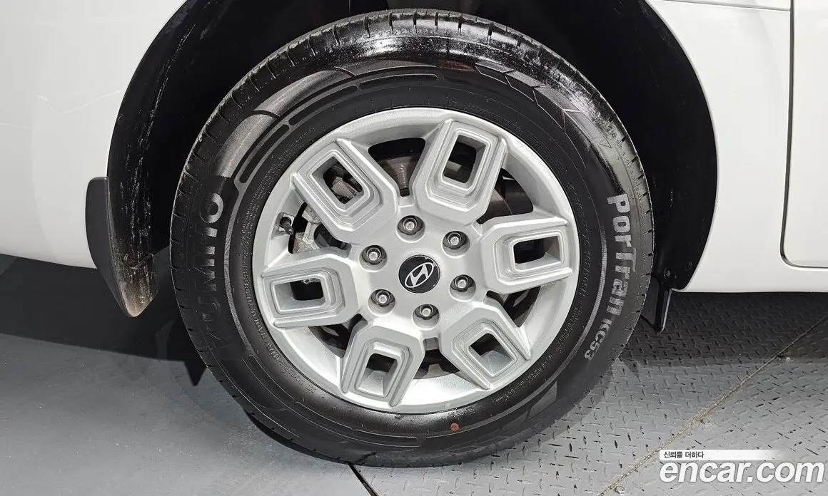 Hyundai Staria 2025 2.2 автомат (гидро), фото 4