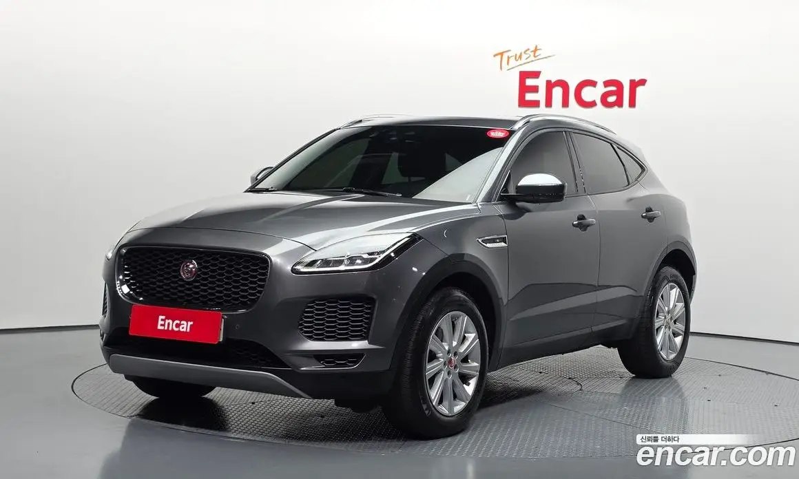 Jaguar E-Pace 2019 2.0 автомат (гидро), фото 1 Jaguar E-Pace 2019 2.0 автомат (гидро), фото 1