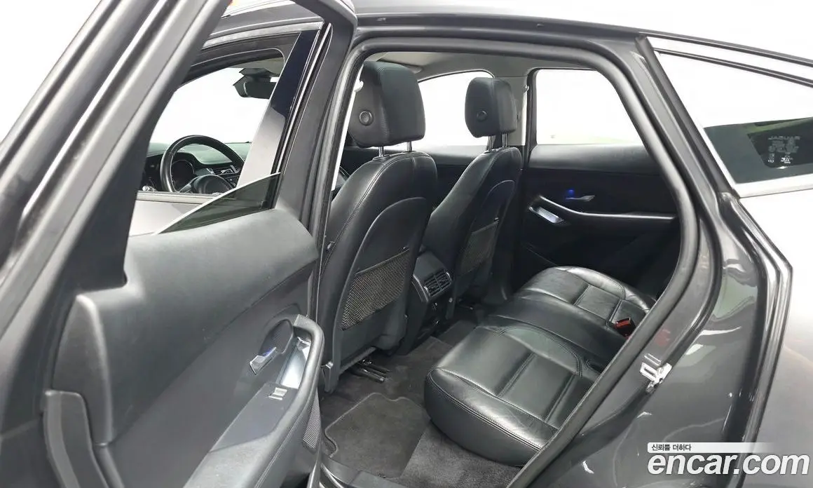 Jaguar E-Pace 2019 2.0 автомат (гидро), фото 16 Jaguar E-Pace 2019 2.0 автомат (гидро), фото 16