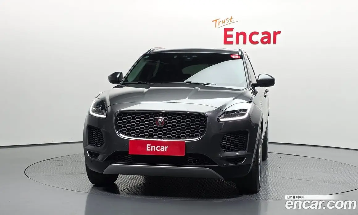Jaguar E-Pace 2019 2.0 автомат (гидро), фото 3 Jaguar E-Pace 2019 2.0 автомат (гидро), фото 3