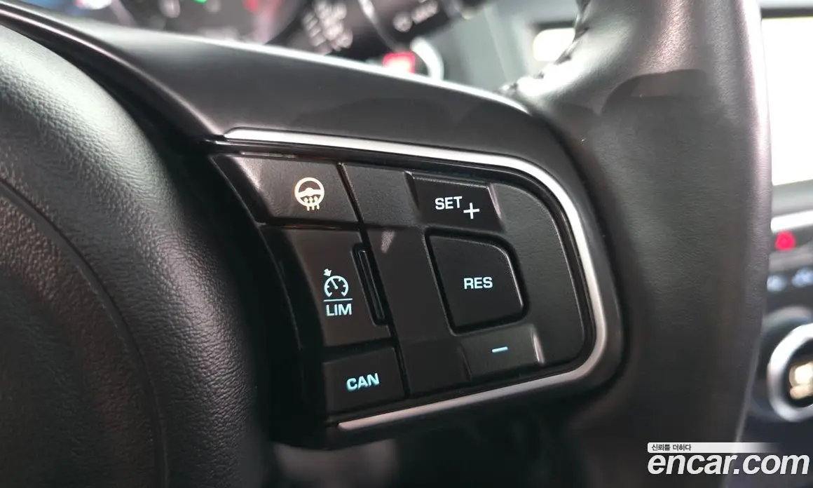 Jaguar E-Pace 2019 2.0 автомат (гидро), фото 23 Jaguar E-Pace 2019 2.0 автомат (гидро), фото 23