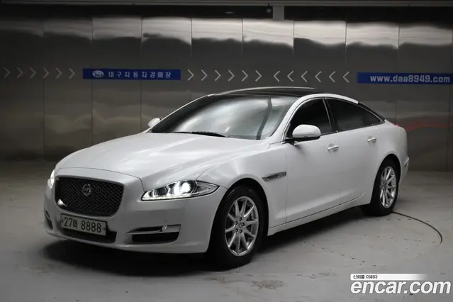 Jaguar XJ 2016 2.0 автомат (гидро), миниатюра 1 Jaguar XJ 2016 2.0 автомат (гидро), миниатюра 1