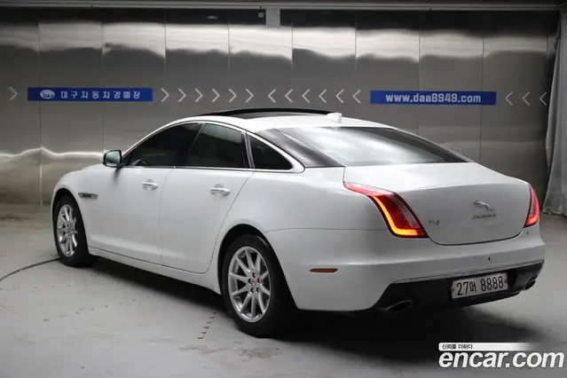 Jaguar XJ 2016 2.0 автомат (гидро), миниатюра 2 Jaguar XJ 2016 2.0 автомат (гидро), миниатюра 2