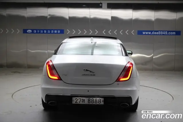 Jaguar XJ 2016 2.0 автомат (гидро), миниатюра 3 Jaguar XJ 2016 2.0 автомат (гидро), миниатюра 3